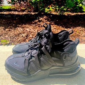 Nike Air Max 270 Bowfin Triple Black Sz 10 *SOLD*